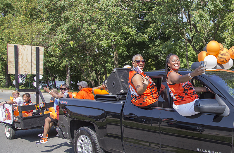 Random Rippling - Homecoming Parade