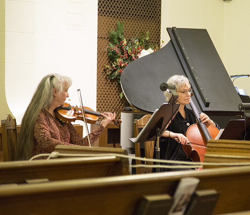 Lynn Denne (left) and Polina Umansky (right)