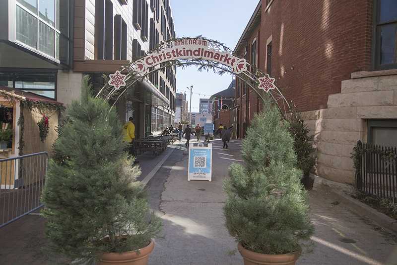 Random Rippling - Athenaeum Christkindlmarkt