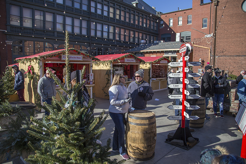 Random Rippling - Athenaeum Christkindlmarkt