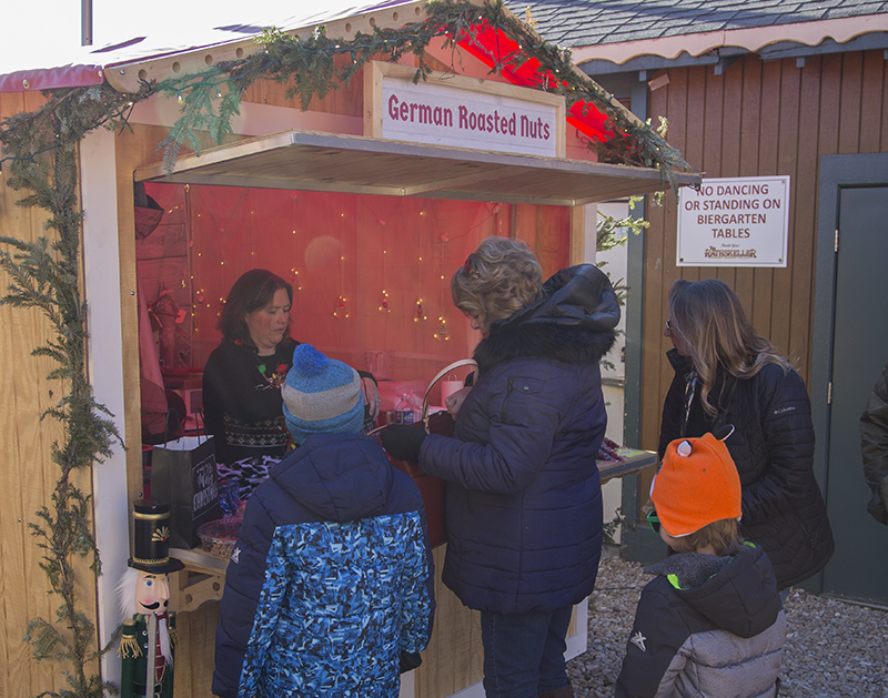 Random Rippling - Athenaeum Christkindlmarkt