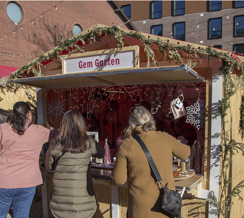 Random Rippling - Athenaeum Christkindlmarkt