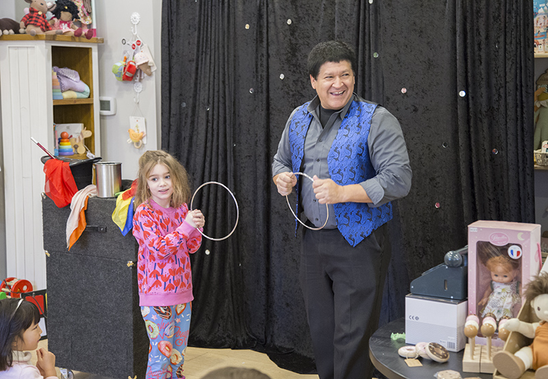 Random Rippling - Magic Show at Monon Toys & Crafts