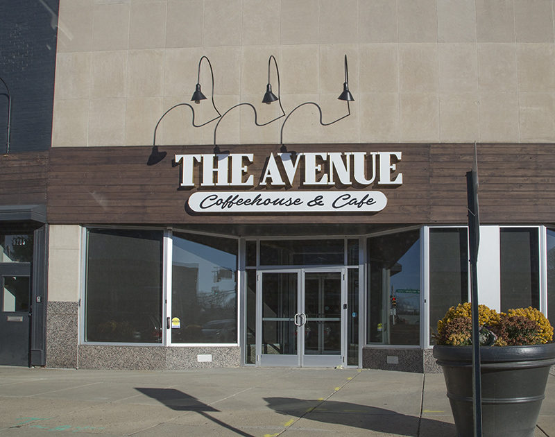 Random Rippling - Avenue Cafe opens