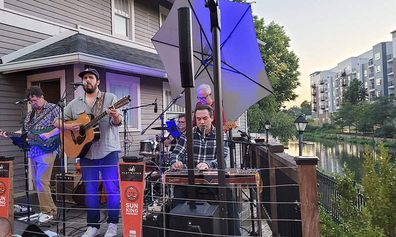 Music along the Canal