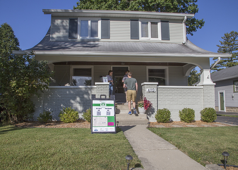 6112 Primrose Avenue