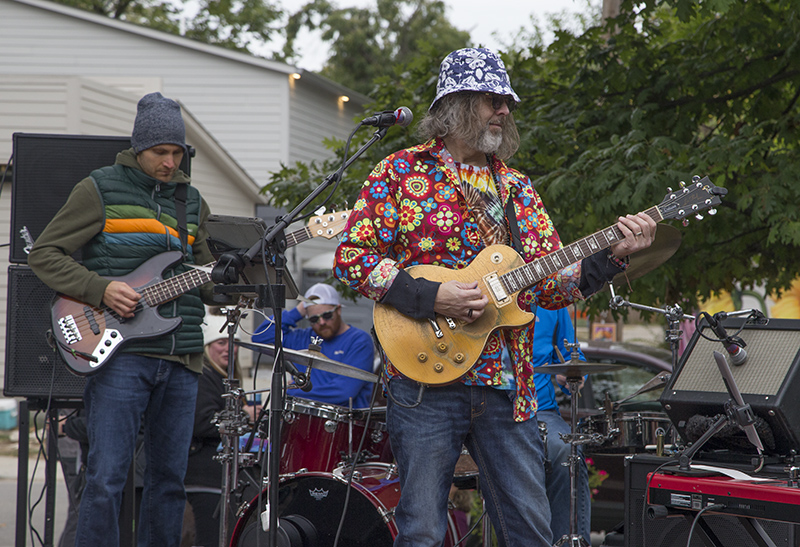 Random Rippling - Flower Alley Revival