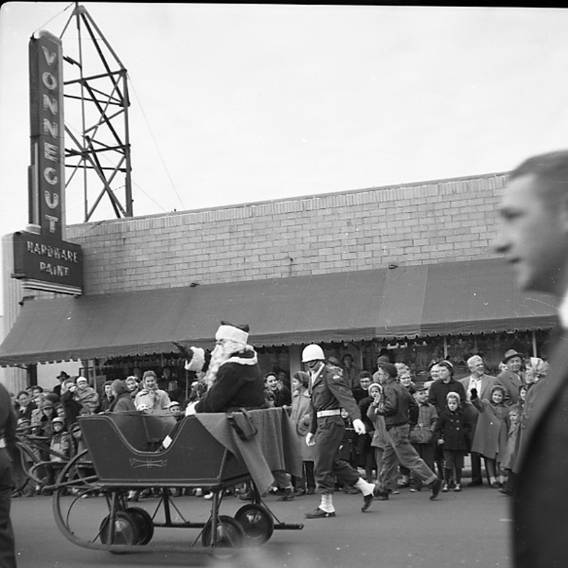 The Broad Ripple Vonnegut's store around 1955 (MyEyeDr. is there today)