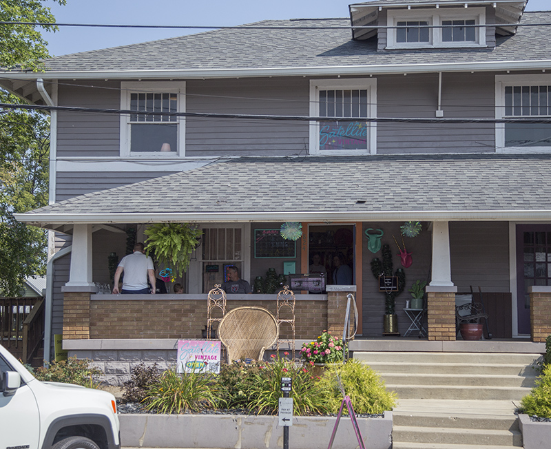 Random Rippling - Satellite Vintage Grand Opening