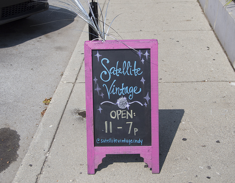 Random Rippling - Satellite Vintage Grand Opening