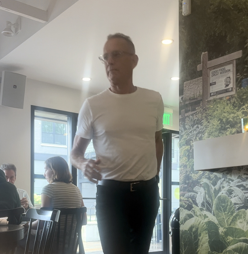 Reader Random Rippling - Tom Hanks in BR
