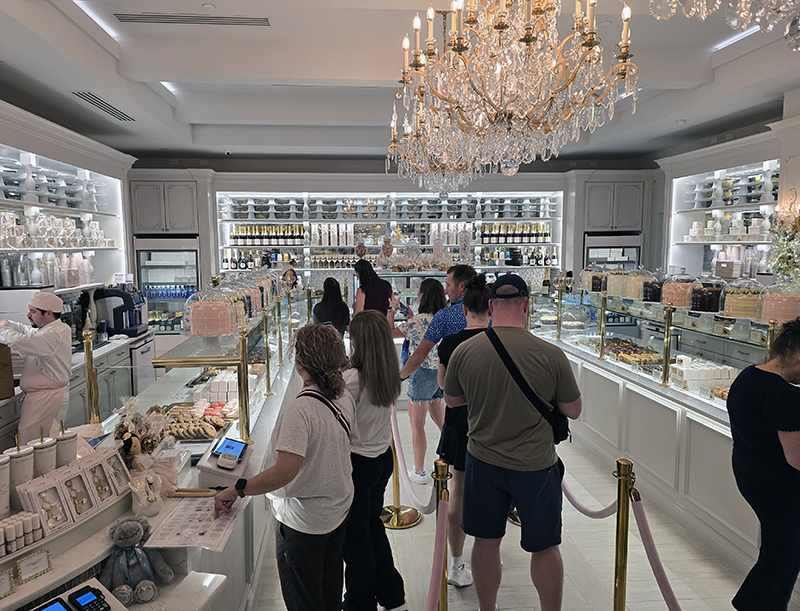 Random Rippling - Cake Bake Shop opens at WDW