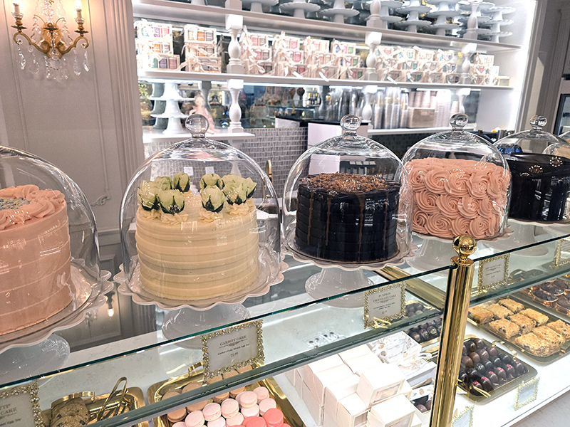 Random Rippling - Cake Bake Shop opens at WDW