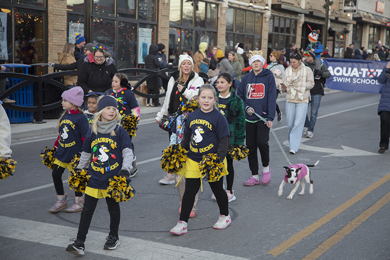 Broad Ripple Dancing Ducks cheer team that practice at Broad Ripple Park