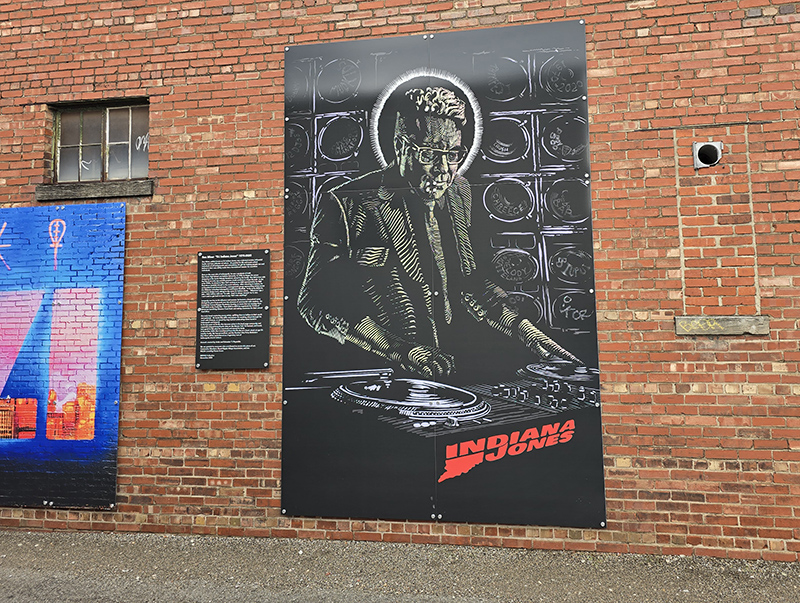 Random Rippling - New Murals on Guilford