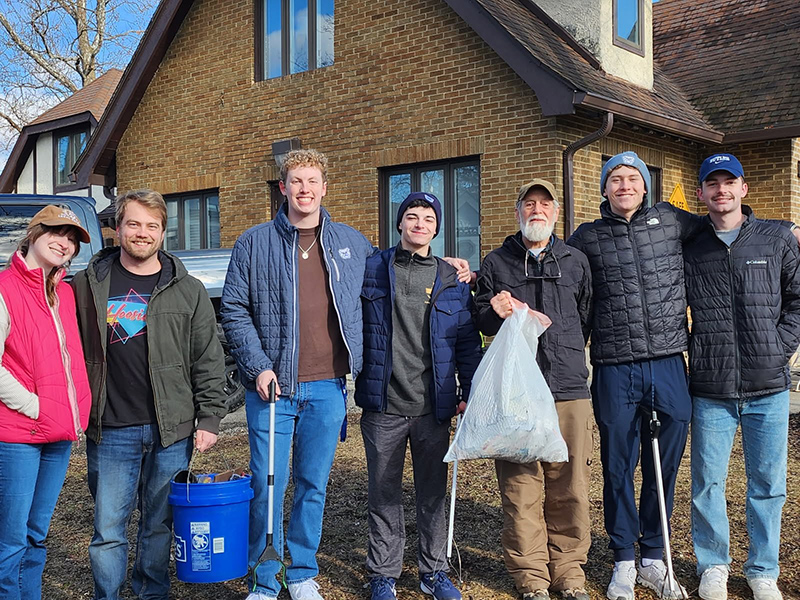 Broad Ripple Kiwanis member Rick Brown, plus volunteers, including members of a Butler fraternity