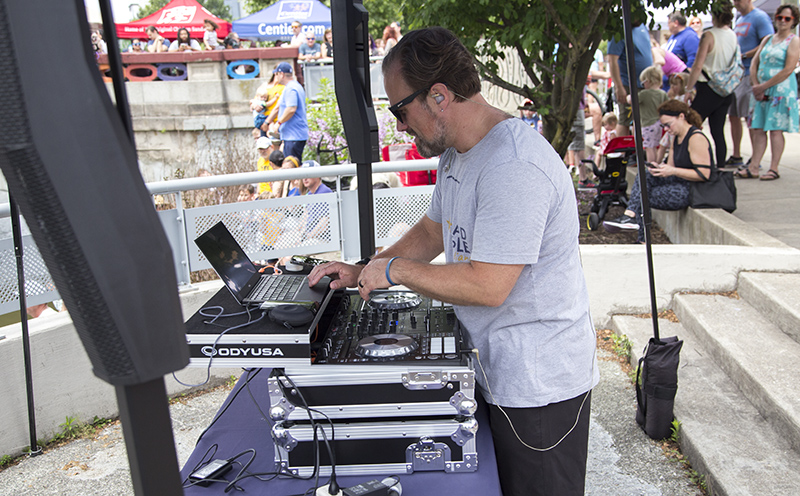 Random Rippling - Broad Ripple Duck Race