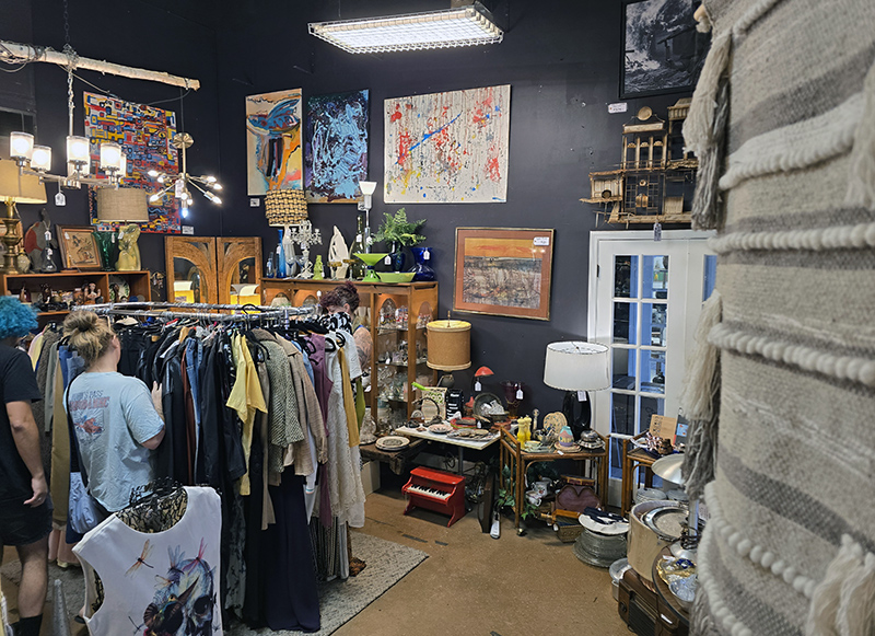 Random Rippling - Corner Bazaar to close