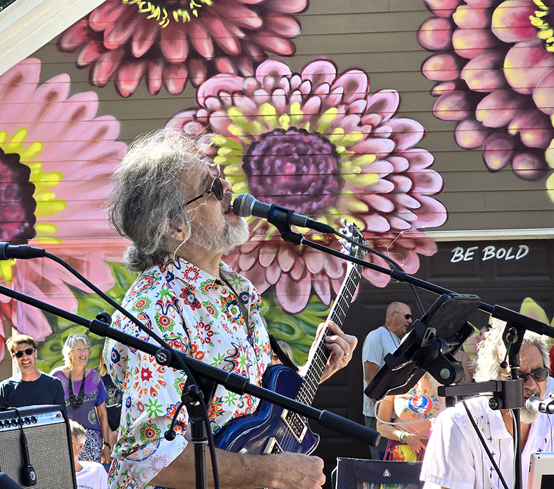 Random Rippling - Flower Alley Revival