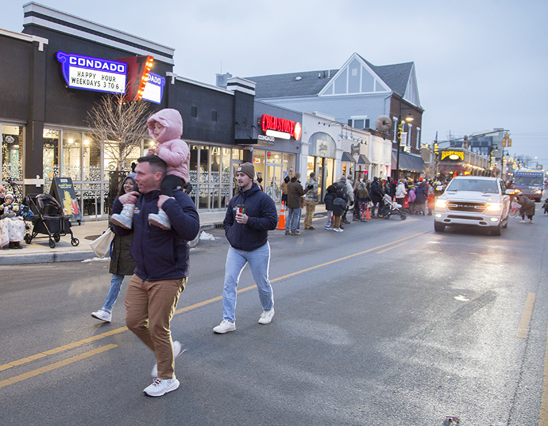 Random Rippling - Broad Ripple Lights Up