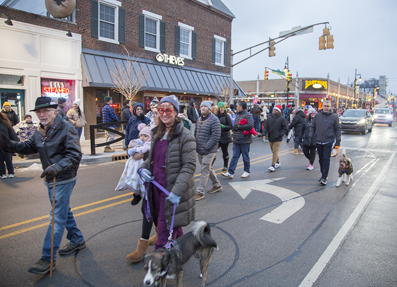 Random Rippling - Broad Ripple Lights Up