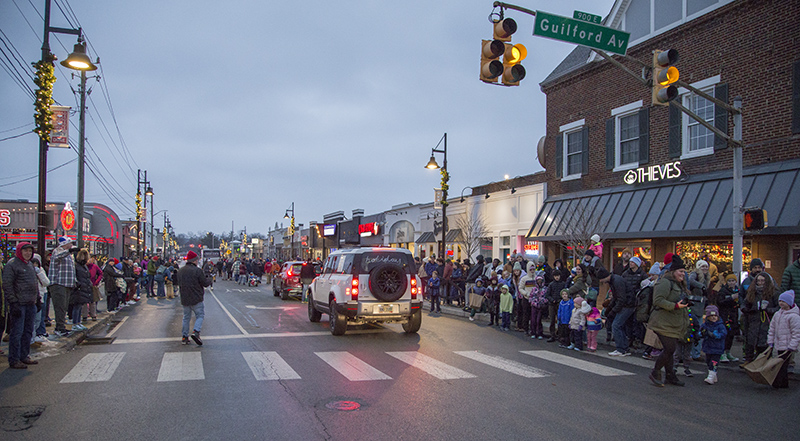 Random Rippling - Broad Ripple Lights Up