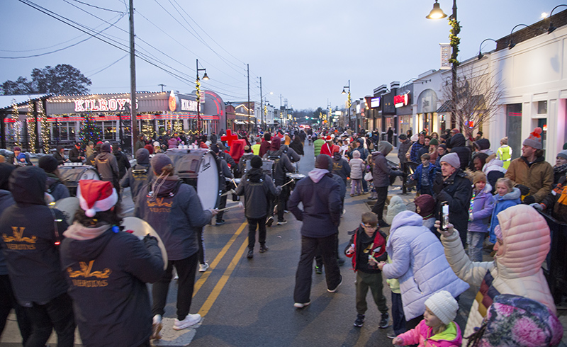 Random Rippling - Broad Ripple Lights Up