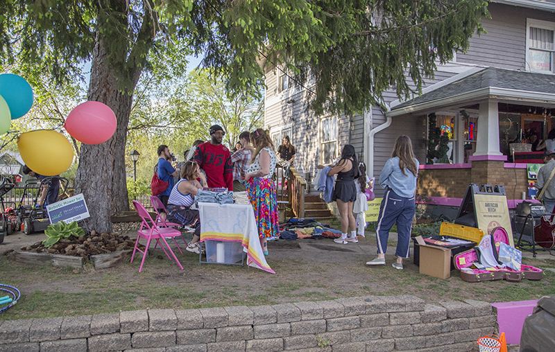 Satellite Vintage - 824 Westfield Blvd - music by American Beech