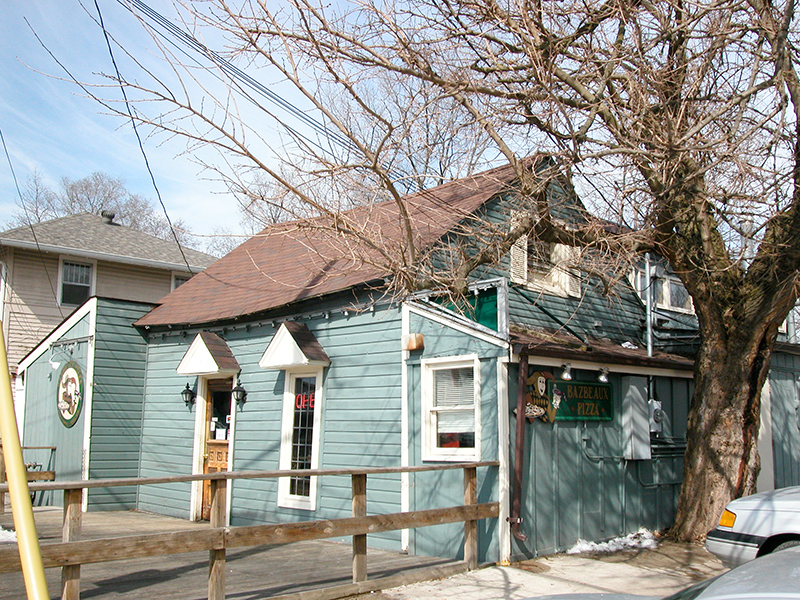 The original Bazbeaux in 2003 at 832 Westfield Boulevard