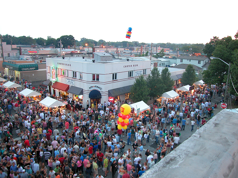 Here's a fun look back of the Carter Building in 2004 when Ben & Jerry's was there!