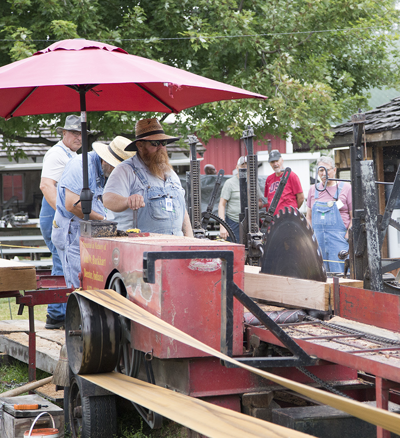 An amazing saw mill demonstration at the Pioneer Village. Well worth stopping be to see trees turned into boards under the power of a tractor.