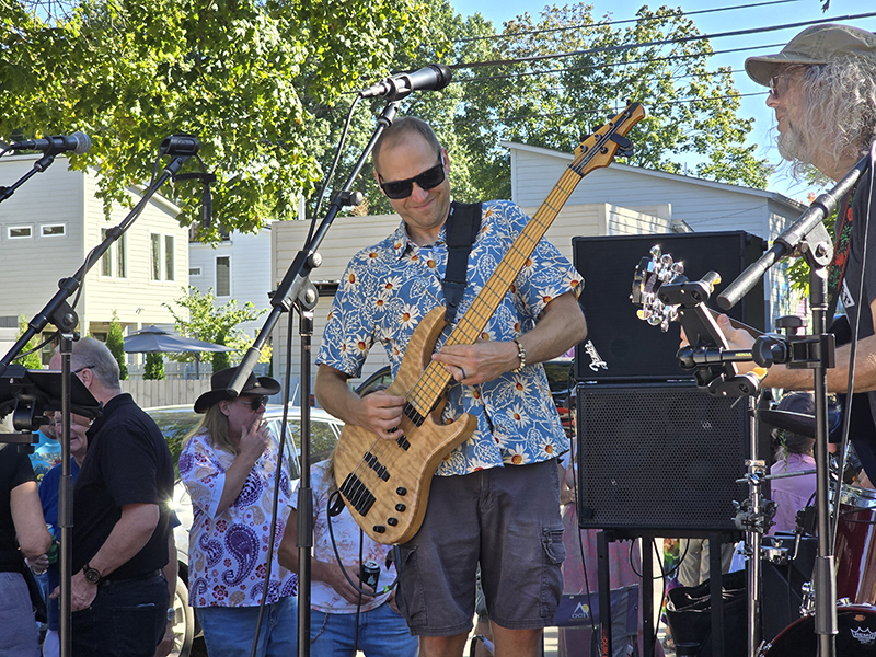 Random Rippling - Flower Alley Revival